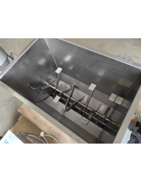 estrusore-pneumatico32 Large Mixer & Coclea Extruder